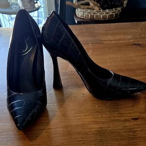 Elegant Brown Crocodile Pattern Heels